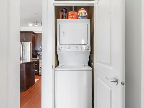 305-3210 Jacklin Rd, Langford, BC - Indoor Photo Showing Laundry Room