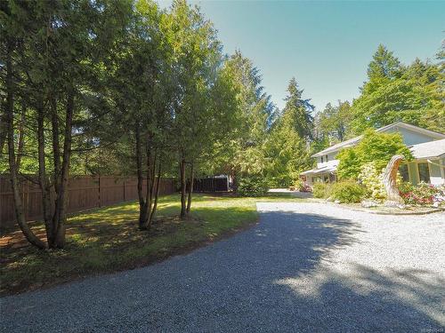 4621 Berbers Dr, Bowser, BC 