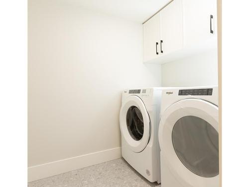 1538 Marble Pl, Langford, BC - Indoor Photo Showing Laundry Room