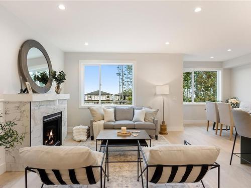 1538 Marble Pl, Langford, BC - Indoor Photo Showing Living Room With Fireplace