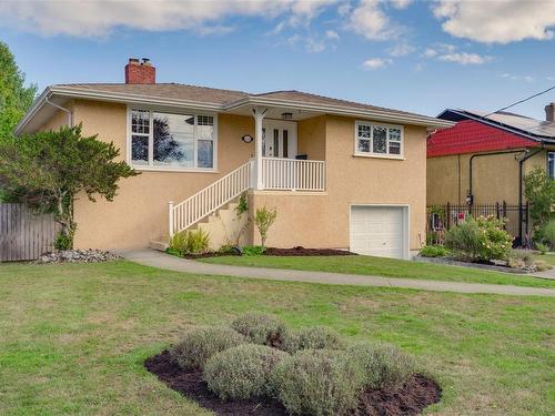 2064 Allenby St, Oak Bay, BC 