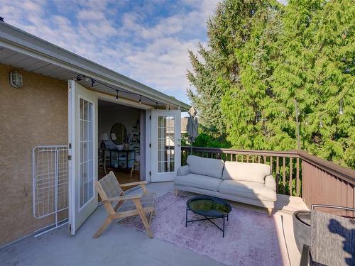 2064 Allenby St, Oak Bay, BC 