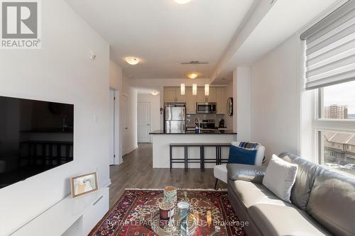 521 - 101 Shoreview Place, Hamilton, ON - Indoor Photo Showing Living Room