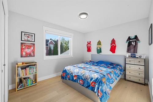 447 Quilchena Drive, Kelowna, BC - Indoor Photo Showing Bedroom