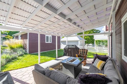 447 Quilchena Drive, Kelowna, BC - Outdoor With Deck Patio Veranda With Exterior