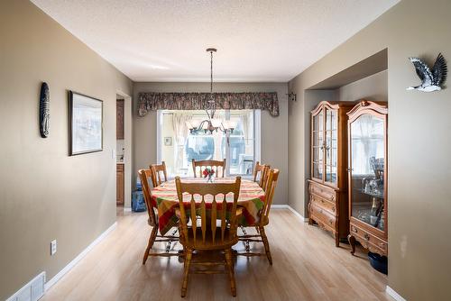 1097 Kelview Street, Kelowna, BC - Indoor Photo Showing Dining Room