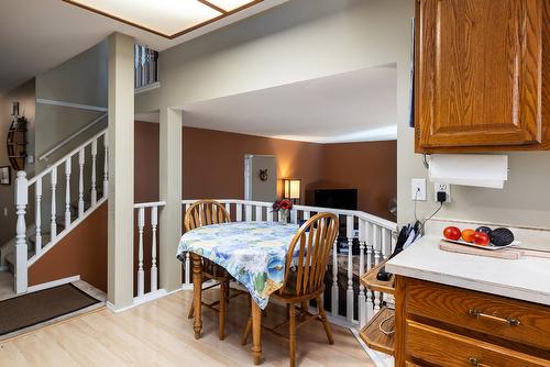 1097 Kelview Street, Kelowna, BC - Indoor Photo Showing Dining Room