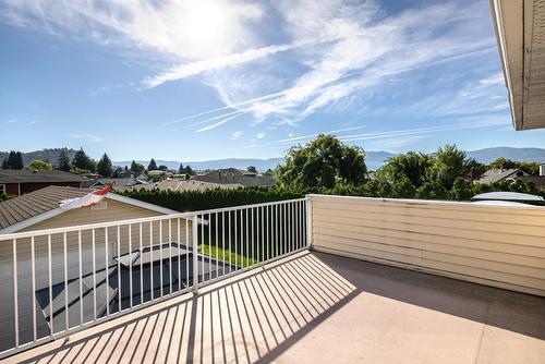 1097 Kelview Street, Kelowna, BC - Outdoor