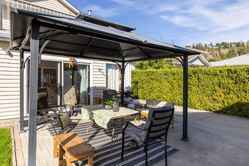 1097 Kelview Street, Kelowna, BC - Outdoor With Deck Patio Veranda