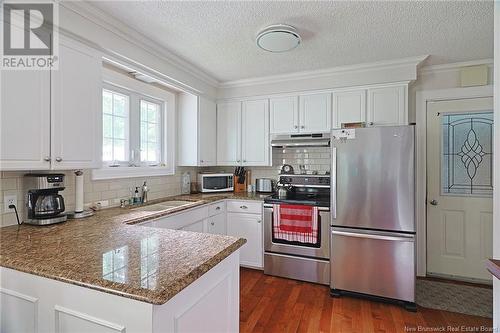 116 Melvin Street, Fredericton, NB - Indoor Photo Showing Kitchen