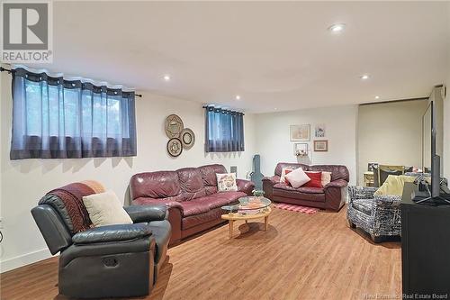 116 Melvin Street, Fredericton, NB - Indoor Photo Showing Living Room