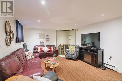 116 Melvin Street, Fredericton, NB - Indoor Photo Showing Living Room