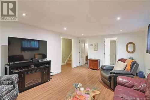 116 Melvin Street, Fredericton, NB - Indoor Photo Showing Living Room