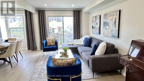 65 Fort Dearborn Drive, Toronto (L'Amoreaux), ON - Indoor Photo Showing Living Room