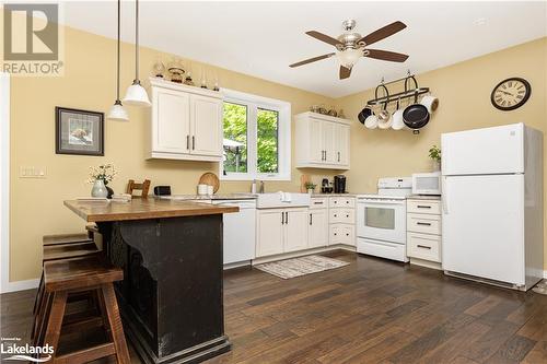 1305 Bellwood Acres Road, Lake Of Bays, ON - Indoor Photo Showing Kitchen