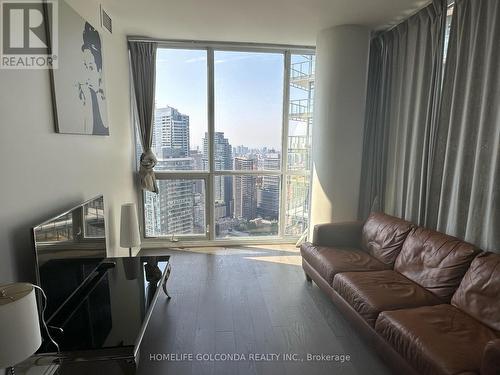 4502 - 45 Charles Street E, Toronto, ON - Indoor Photo Showing Living Room