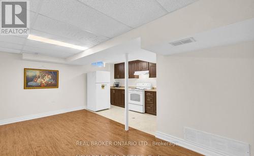 37 Stather Crescent, Markham, ON - Indoor Photo Showing Kitchen