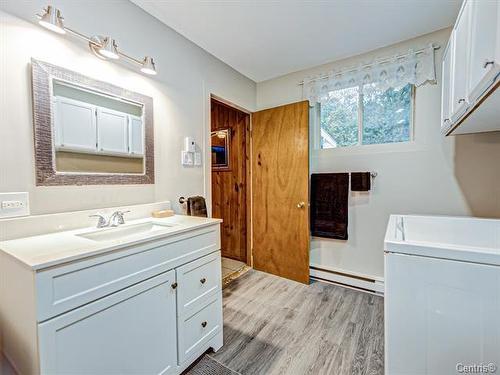 Bathroom - 243  - A Rg St-Paul, Saint-Patrice-De-Sherrington, QC - Indoor Photo Showing Laundry Room