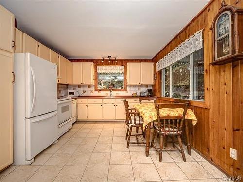 Kitchen - 243  - A Rg St-Paul, Saint-Patrice-De-Sherrington, QC - Indoor Photo Showing Kitchen With Double Sink