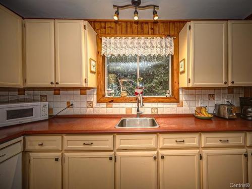 Kitchen - 243  - A Rg St-Paul, Saint-Patrice-De-Sherrington, QC - Indoor Photo Showing Kitchen With Double Sink