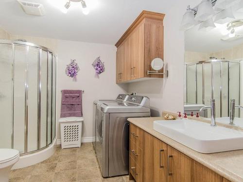 Bathroom - 62 Rue Yvon-Lamontagne, Gatineau (Buckingham), QC - Indoor Photo Showing Laundry Room