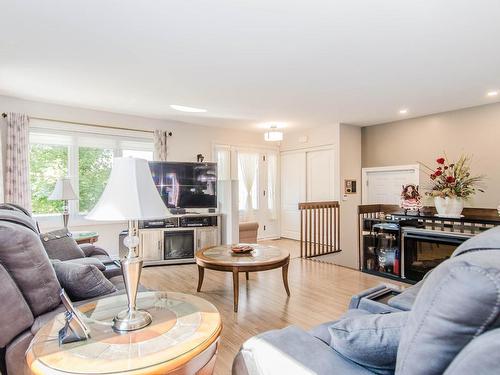 Living room - 62 Rue Yvon-Lamontagne, Gatineau (Buckingham), QC - Indoor Photo Showing Living Room