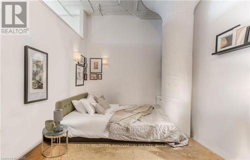 306 - 404 King Street West Street W, Kitchener, ON - Indoor Photo Showing Bedroom