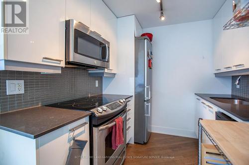 507 - 90 Trinity Street, Toronto, ON - Indoor Photo Showing Kitchen With Upgraded Kitchen