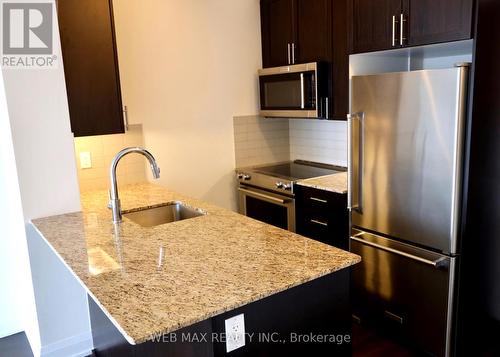 2706 - 18 Graydon Hall Drive, Toronto, ON - Indoor Photo Showing Kitchen With Upgraded Kitchen