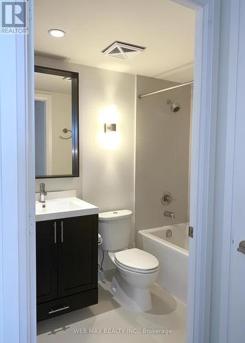 2706 - 18 Graydon Hall Drive, Toronto, ON - Indoor Photo Showing Bathroom