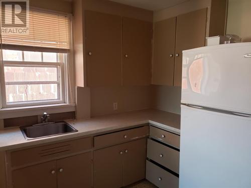 185 John St, Sault Ste. Marie, ON - Indoor Photo Showing Kitchen