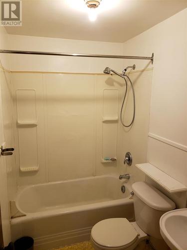 185 John St, Sault Ste. Marie, ON - Indoor Photo Showing Bathroom