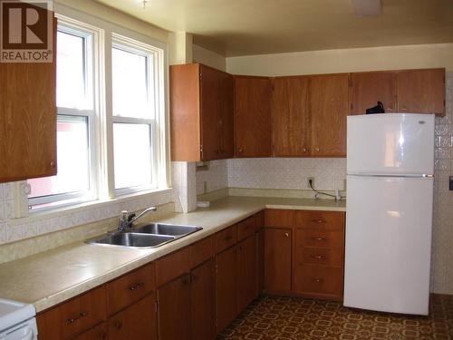 185 John St, Sault Ste. Marie, ON - Indoor Photo Showing Kitchen With Double Sink