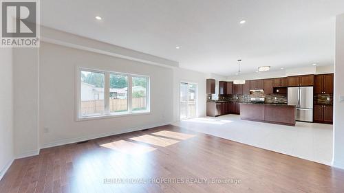 3191 Searidge Street, Severn, ON - Indoor Photo Showing Kitchen