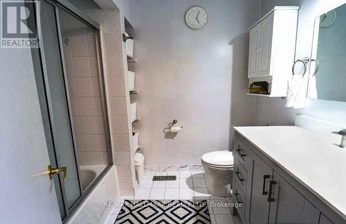 30 Peterson Drive, Toronto (Humbermede), ON - Indoor Photo Showing Bathroom