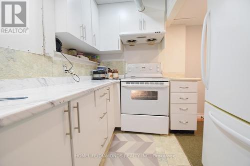 85 Springview Drive, Brampton, ON - Indoor Photo Showing Kitchen