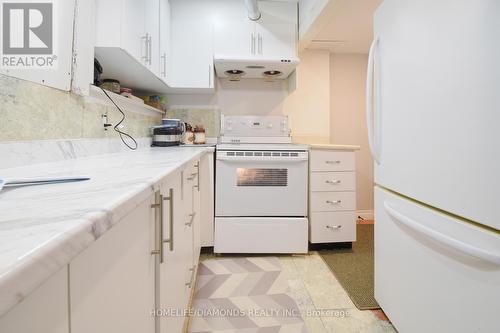 85 Springview Drive, Brampton, ON - Indoor Photo Showing Kitchen