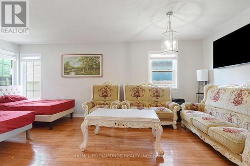 85 Springview Drive, Brampton, ON - Indoor Photo Showing Living Room