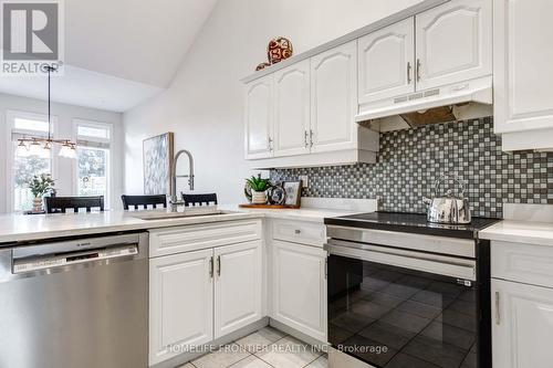 4100 Stonebridge Crescent, Burlington (Rose), ON - Indoor Photo Showing Kitchen With Upgraded Kitchen