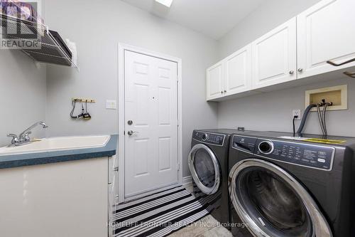 4100 Stonebridge Crescent, Burlington, ON - Indoor Photo Showing Laundry Room