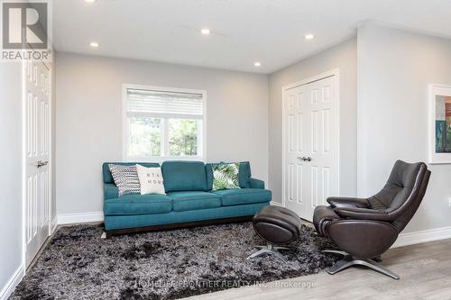 4100 Stonebridge Crescent, Burlington (Rose), ON - Indoor Photo Showing Living Room