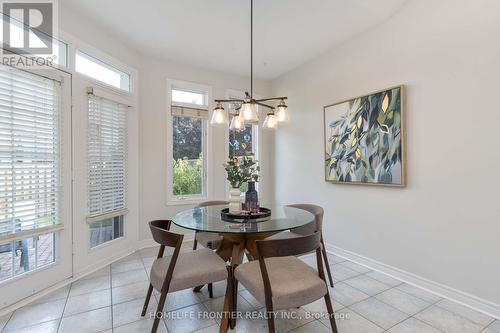 4100 Stonebridge Crescent, Burlington, ON - Indoor Photo Showing Dining Room