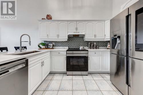 4100 Stonebridge Crescent, Burlington, ON - Indoor Photo Showing Kitchen