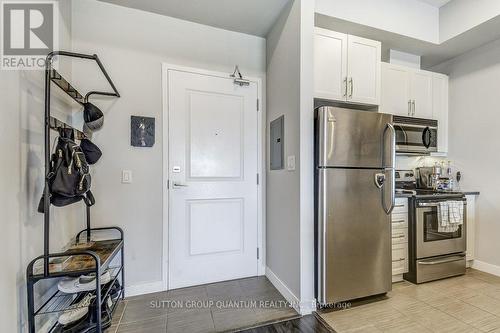 420 - 5020 Corporate Drive, Burlington, ON - Indoor Photo Showing Kitchen