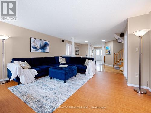 21 Sandyside Crescent, Brampton, ON - Indoor Photo Showing Living Room