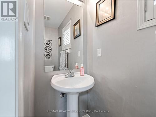 21 Sandyside Crescent, Brampton (Fletcher'S Meadow), ON - Indoor Photo Showing Bathroom