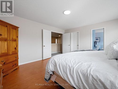 21 Sandyside Crescent, Brampton (Fletcher'S Meadow), ON - Indoor Photo Showing Bedroom