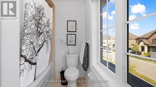 2 Rampart Drive, Brampton (Bram East), ON - Indoor Photo Showing Bathroom