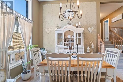 5991 Andrea Drive, Niagara Falls, ON - Indoor Photo Showing Dining Room