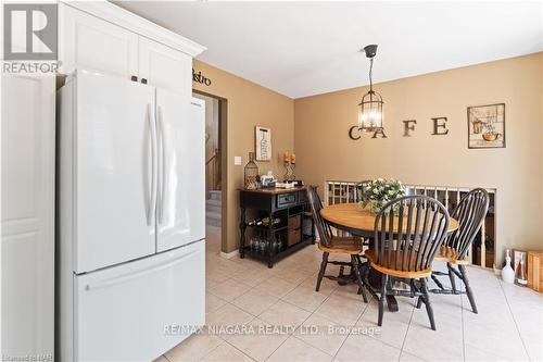 5991 Andrea Drive, Niagara Falls, ON - Indoor Photo Showing Dining Room